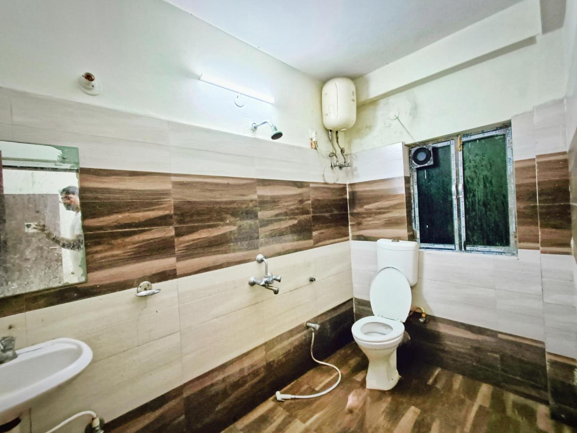 Rest Inn Hotel Newtown Road Near Tata Medical Колката Екстер'єр фото