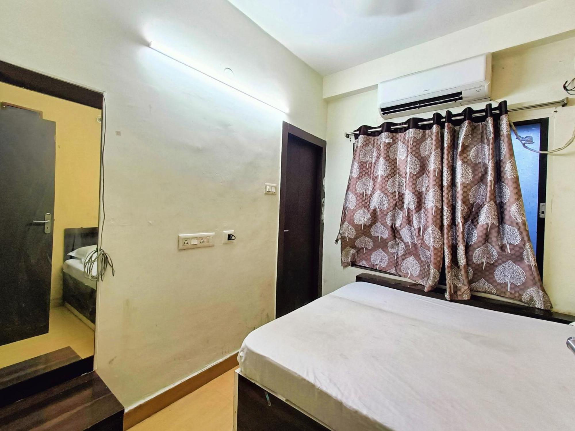 Rest Inn Hotel Newtown Road Near Tata Medical Колката Екстер'єр фото