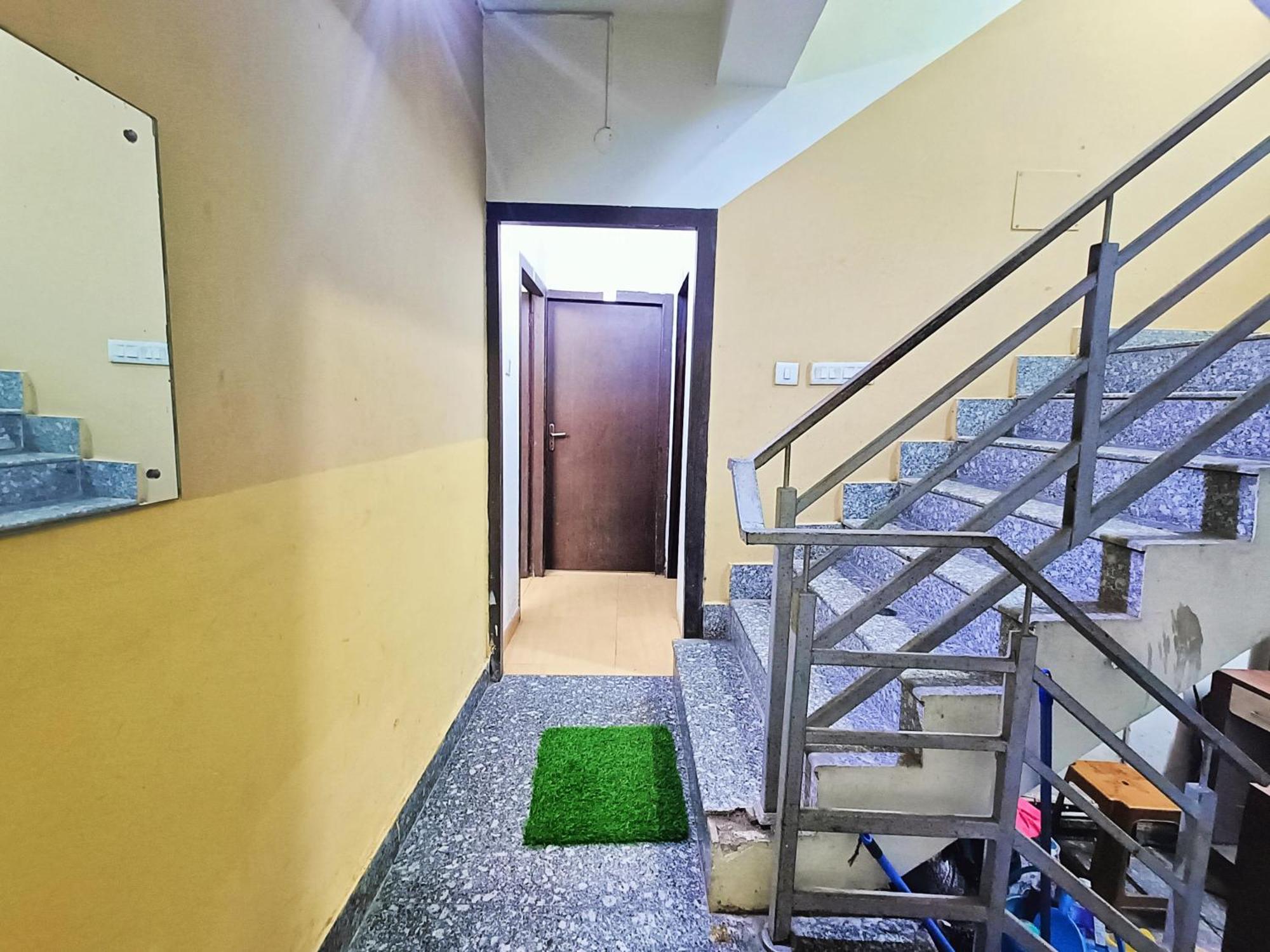 Rest Inn Hotel Newtown Road Near Tata Medical Колката Екстер'єр фото