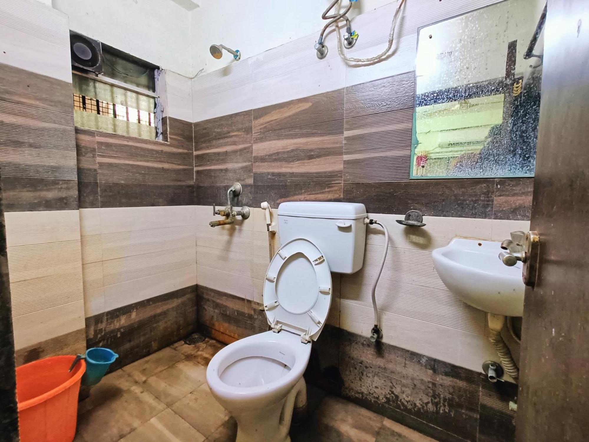Rest Inn Hotel Newtown Road Near Tata Medical Колката Екстер'єр фото